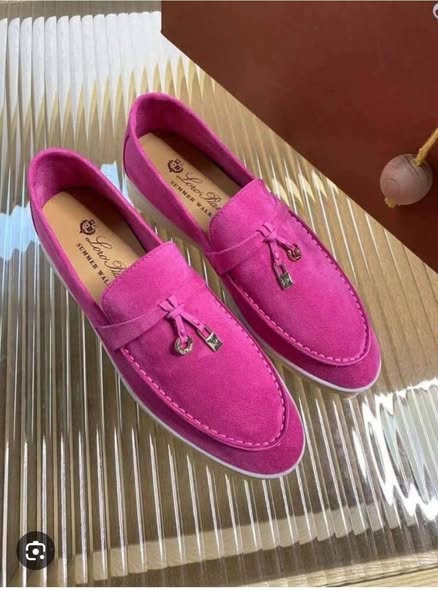 Chaussures disponibles en tailles 40 à 46
