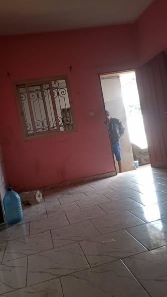 Chambre moderne à louer à Ekoumdoum