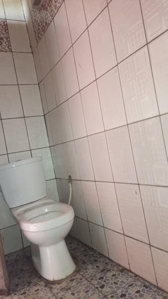 Chambre moderne à louer à Ekoumdoum