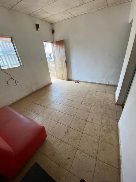 Studio moderne 4 pièces à Mendong
