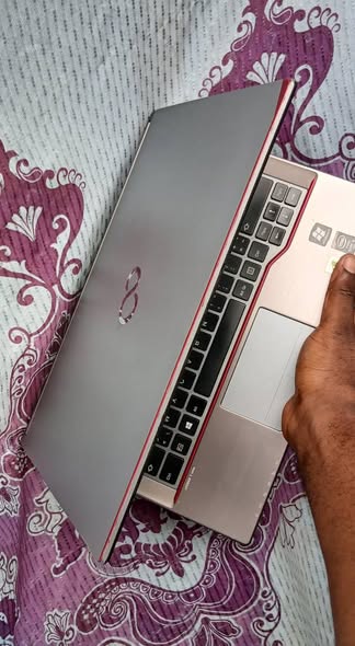 Laptop Fujitsu lifebook core i5