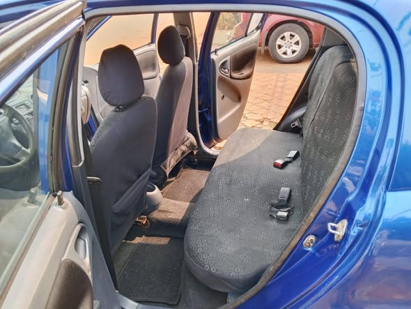 TOYOTA YARIS Climatisée année 2005 très propre