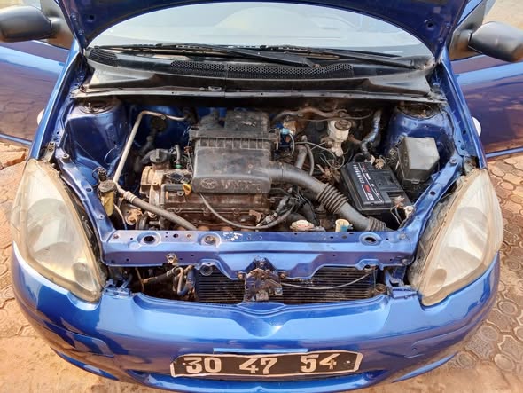 TOYOTA YARIS Climatisée année 2005 très propre