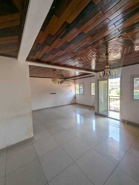 Appartement à louer avec parking et Gardien