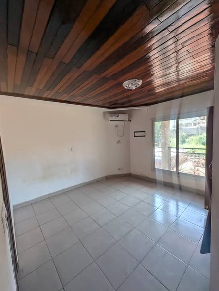 Appartement à louer avec parking et Gardien