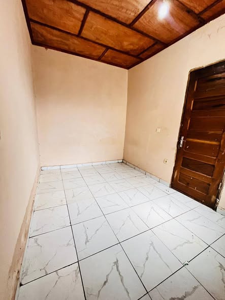 Studio moderne à louer à Etoug ebe