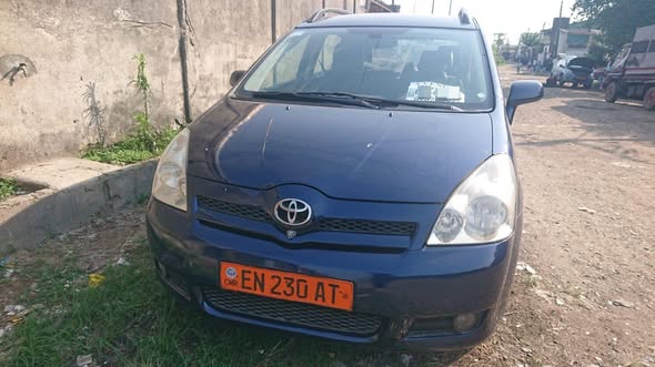 Corolla verso 7 places très propre