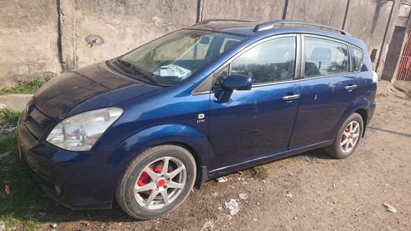 Corolla verso 7 places très propre