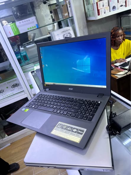 Laptop Gaming ACER Core i5