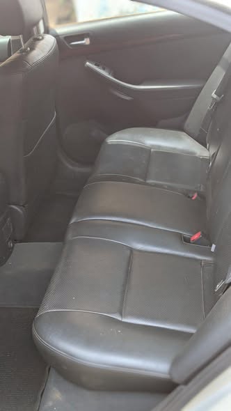Voiture à vendre avec moteur essence