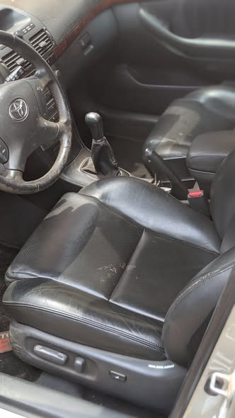 Voiture à vendre avec moteur essence
