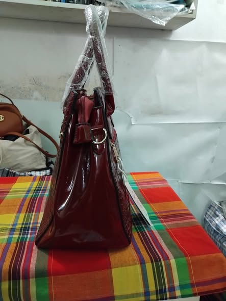 Sacs à main dame en cuir italien