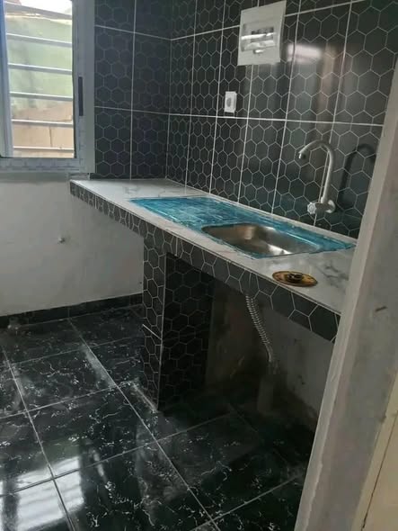 Chambre moderne à louer à Douala