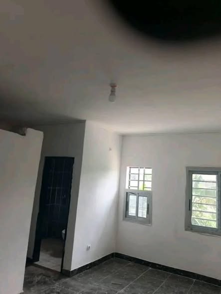 Chambre moderne à louer à Douala