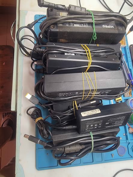 Dell charger 240w 19v 12A