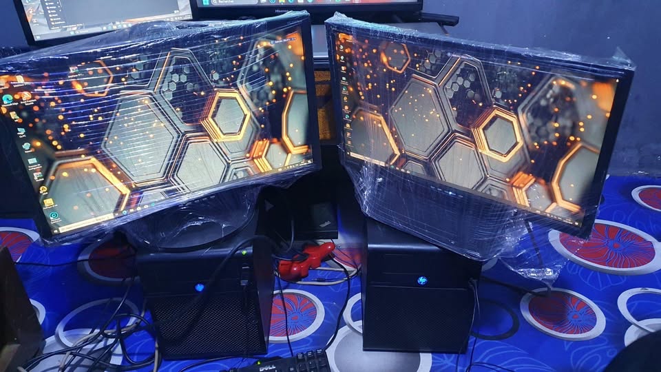 2 serveurs desktop complet Hp