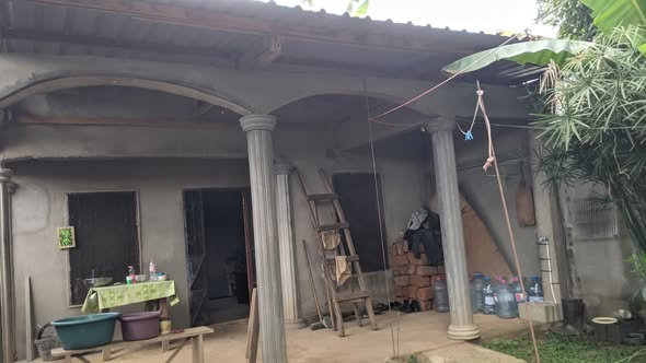 Maison semi-finie à vendre à Sangmelima