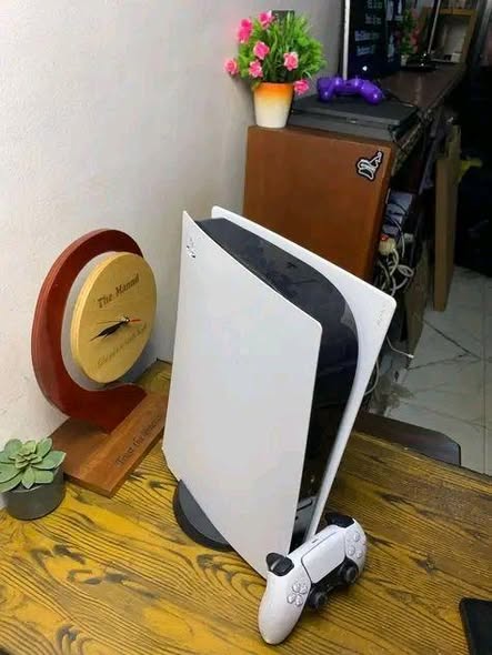 PS5 Standard Edition 1To – Pack complet prêt à jouer