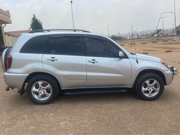 Rav4 intermédiaire 2005 à vendre