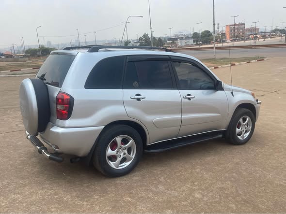 Rav4 intermédiaire 2005 à vendre