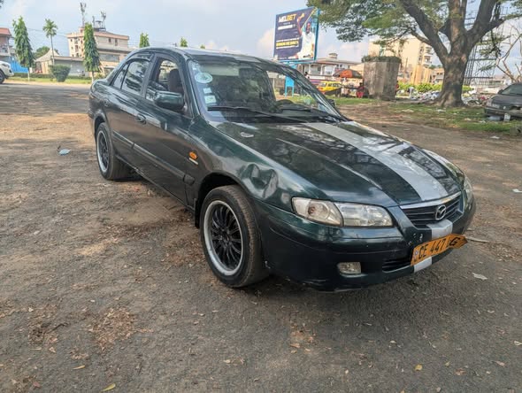 Mazda à vendre, moteur impeccable