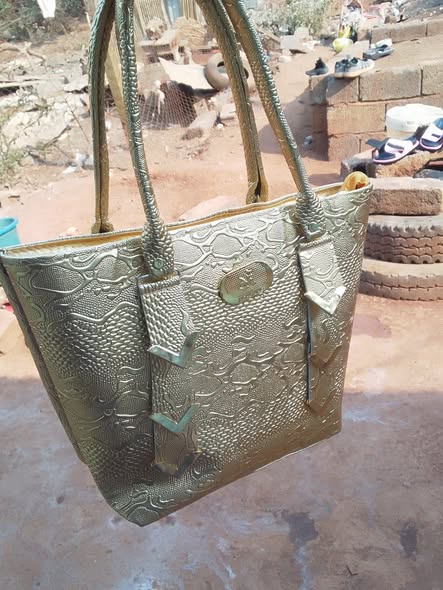 Sacs disponibles à Bafoussam