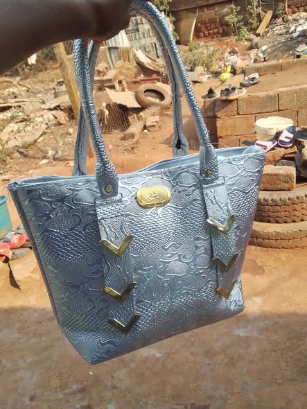Sacs disponibles à Bafoussam