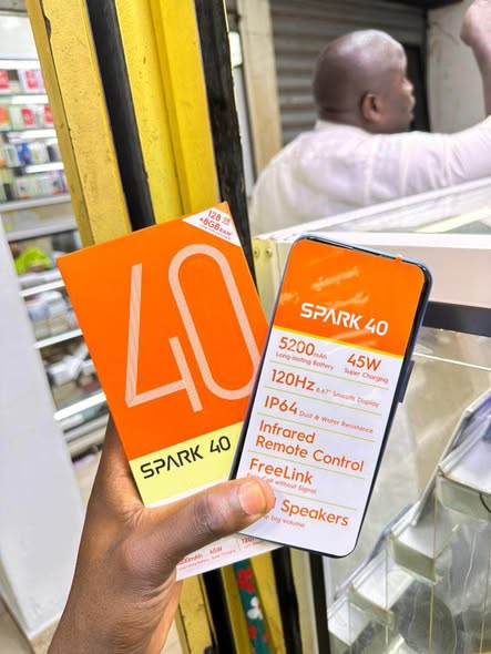 Tecno Spark 40 pro disponible neuf