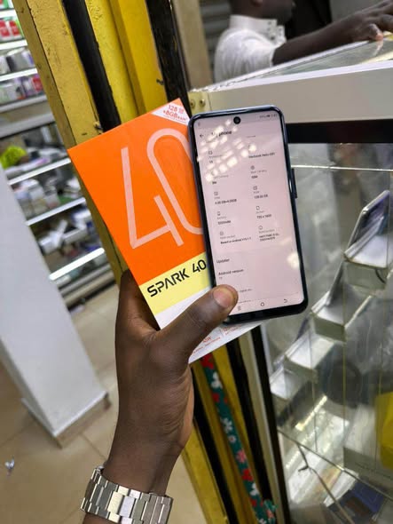 Tecno Spark 40 pro disponible neuf