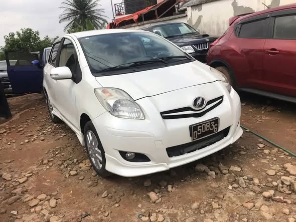 TOYOTA YARIS VITZ 2010 OCCASION D'EUROPE