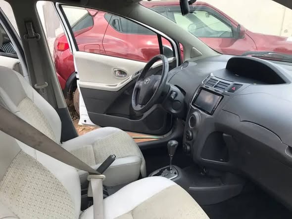 TOYOTA YARIS VITZ 2010 OCCASION D'EUROPE