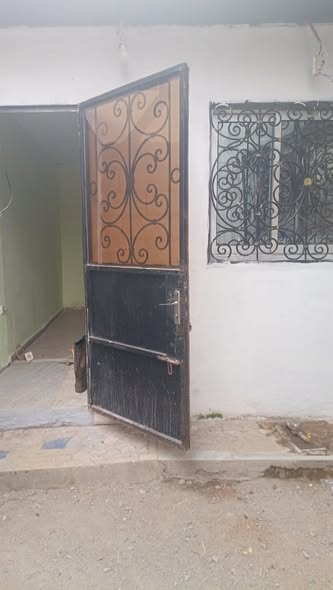 Chambre moderne à louer à Amadou