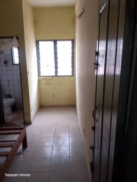 Chambres modernes à louer à Logbessou