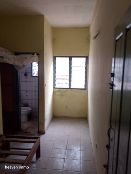 Chambres modernes à louer à Logbessou