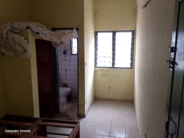 Chambres modernes à louer à Logbessou