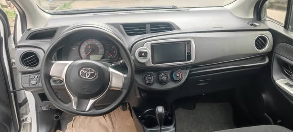 YARIS VITZ 2016 Occasion DUBAÏ