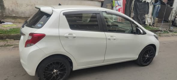 YARIS VITZ 2016 Occasion DUBAÏ