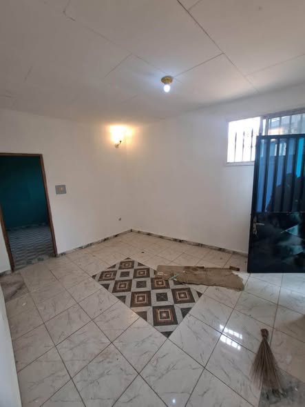 Studio moderne à Odza