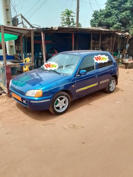TOYOTA STARLETTE boite manuelle