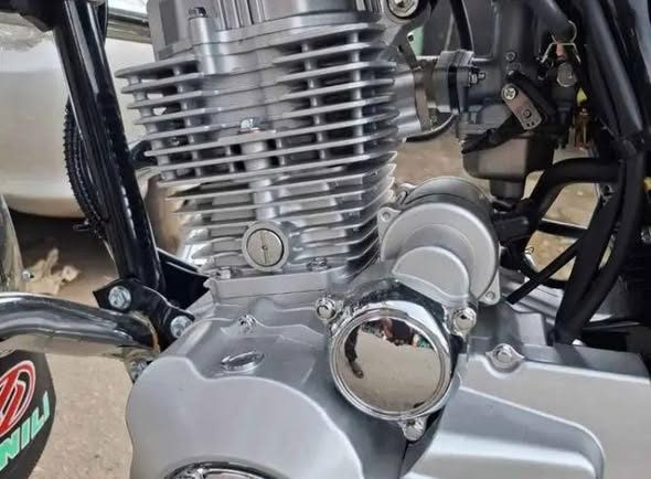 Moto sanili à vendre avec papiers