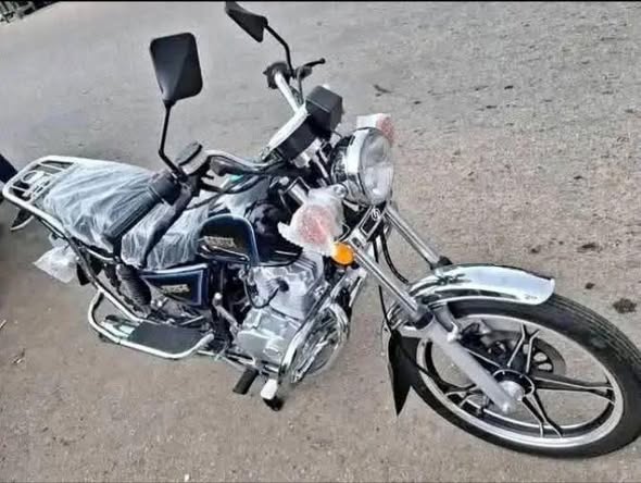 Moto sanili à vendre avec papiers