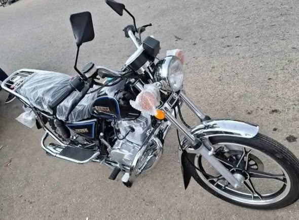 Moto sanili à vendre avec papiers
