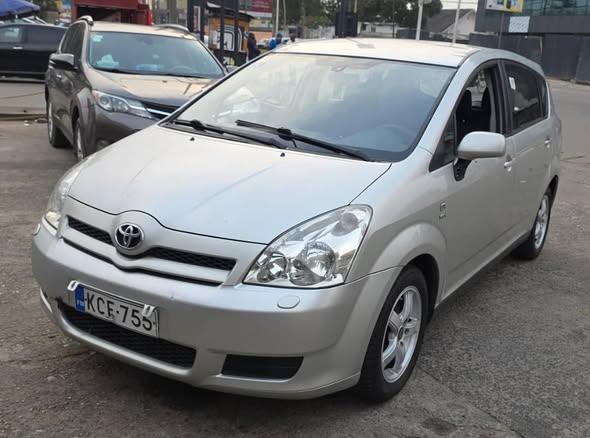 Toyota Corolla Verso 7 place à vendre d'urgence