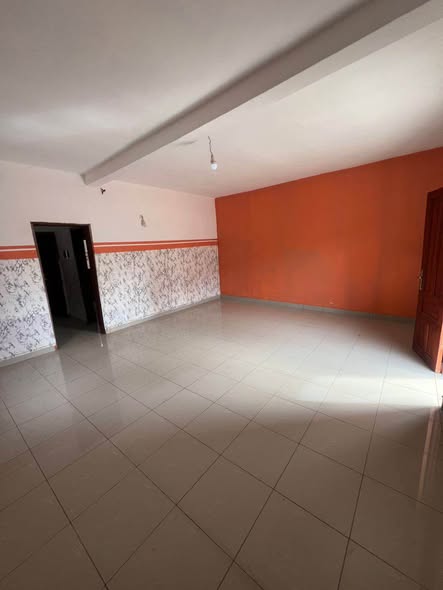 Grand studio moderne à louer à Damas