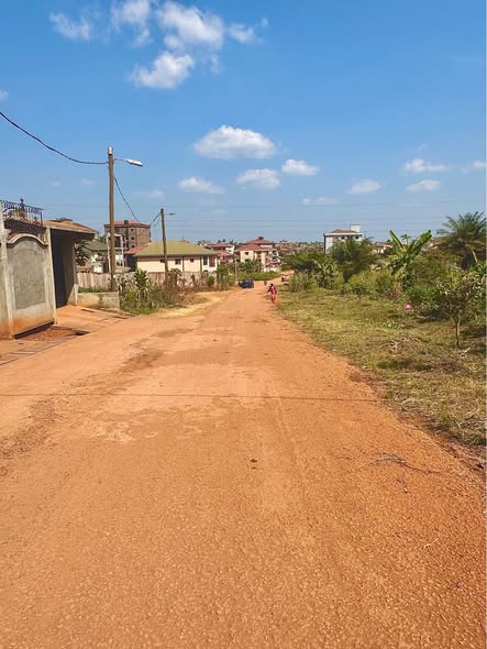 Terrain d’angle titré à vendre à Yaoundé