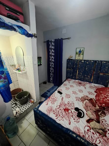 Chambre moderne à louer à Odza