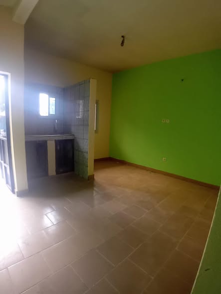 Studio moderne nouvellement construit à Ngousso