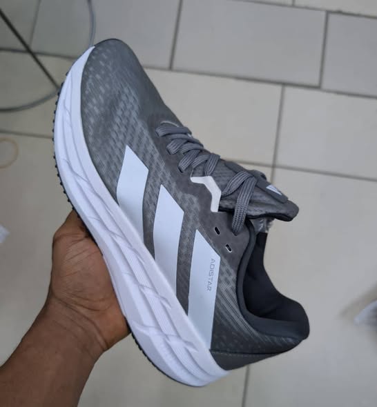 Chaussures en vente avec livraison gratuite