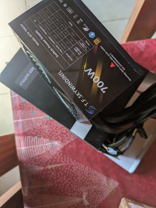 Bloc d'alimentation gaming neuf 700w