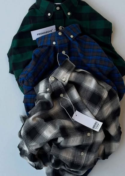 Chemises à carreaux disponibles